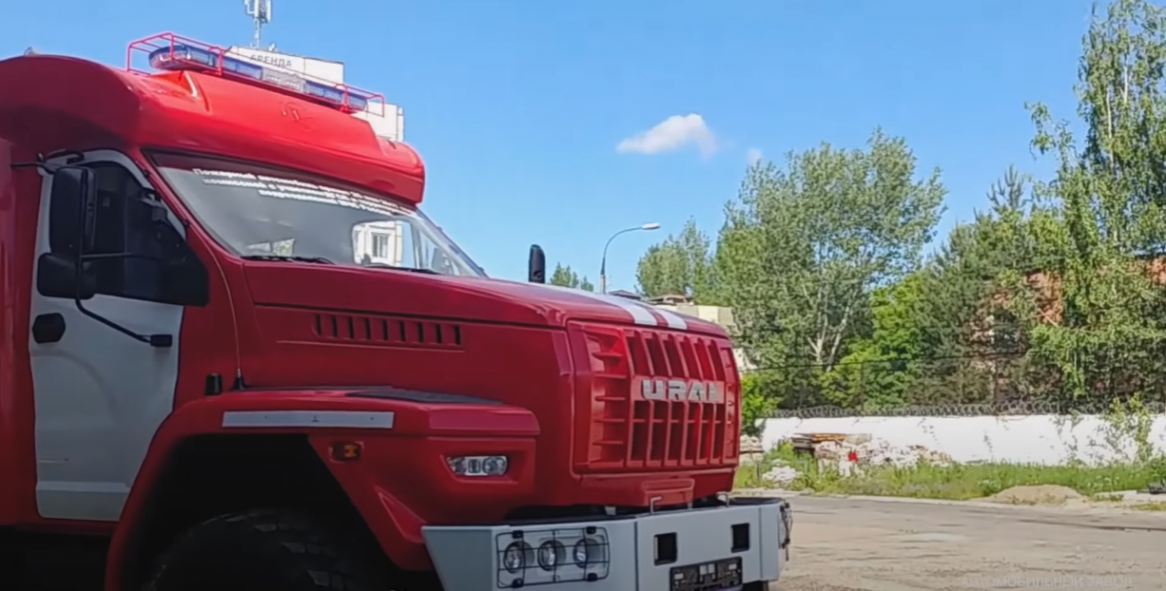 Автомобиль пожарно-спасательный АПС-6,0-40/4 (4320) на базе УРАЛ NEXT